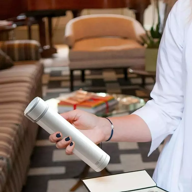 barevné termosky na kávu Asobu Skinny mini. Zdroj: Asobu Asobu Skinny Mini 230 ml bílá | Lázeňská káva