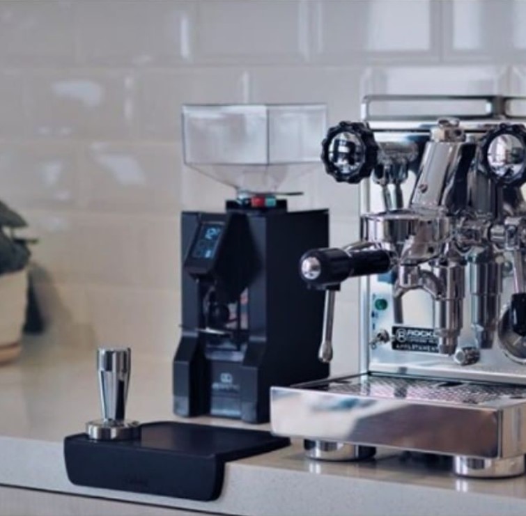 Kávomlýnek Eureka Mignon Perfetto. Zdroj obrázku: Eureka Kávomlýnek Eureka Mignon Perfetto.