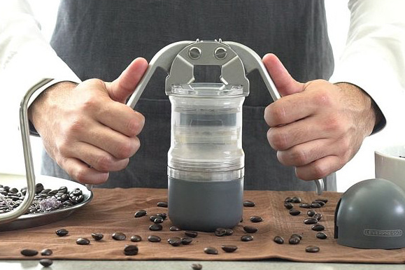 Kávovar Leverpresso V3 v černé | Lázeňská káva