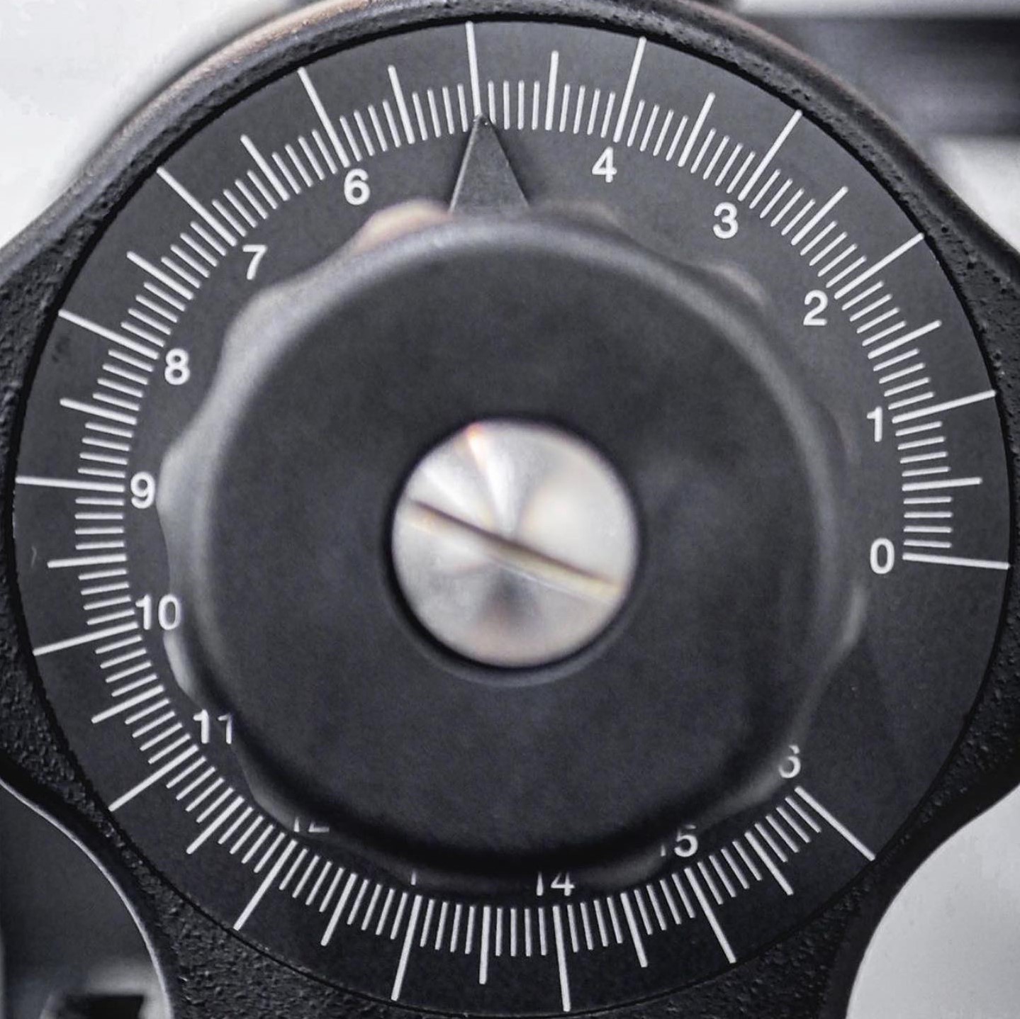 Kávomlýnek Mahlkönig EK43. Zdroj obrázku: Mahlkönig Kávomlýnek Mahlkönig EK43.