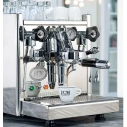 Kávovar ECM Mechanika IV pro profesionální přípravu kávy.