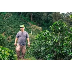 Carlos Aguilera je třetí generace rodiny kávových farmářů v Chiriqui v Panamě