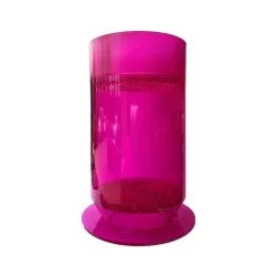 Růžový Tricolate pro přípravu filtrované kávy.