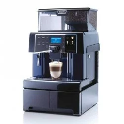 Profesionální automatický kávovar Saeco Aulika Evo Top RI je ideální pro přípravu horké vody na čaj.