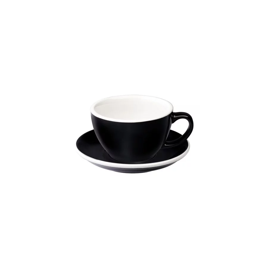 Černý porcelánový šálek a podšálek na cafe latte od značky Loveramics s objemem 300 ml.
