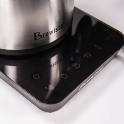 Dotykový ohřívač konvice Brewista Smart Pour 2 černé barvny s nastavitelnou teplotou a časem s udržitelnností teploty