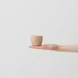 Šálek na cappuccino Aoomi Sand Mug A05 o objemu 170 ml, vyrobený z kameniny.