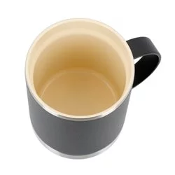 Termohrnek Asobu Ultimate Coffee Mug v černé barvě o objemu 360 ml je ideální pro cestování.