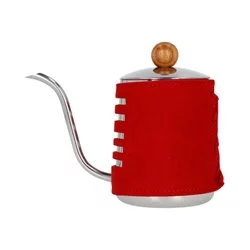 Konvice s husím krkem Barista Space v nápadité červené barvě s objemem 550 ml, ideální pro přesné nalévání vody při přípravě kávy.