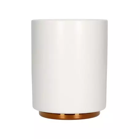 Bílý porcelánový šálek na caffe latté Fellow Monty Latte Cup o objemu 325 ml, ideální pro milovníky krémového latté.