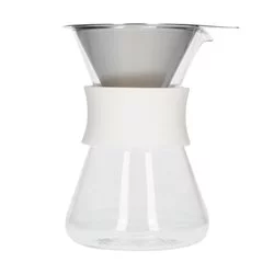Skleněný překapávač na kávu Hario v bílé barvě, vhodný pro přípravu čerstvé filtrované kávy.