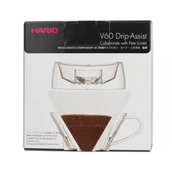 Překapávač Hario V60 Drip-Assist je průhledný a určený pro milovníky kávy, kteří chtějí ovládat každý krok přípravy svého oblíbeného nápoje.