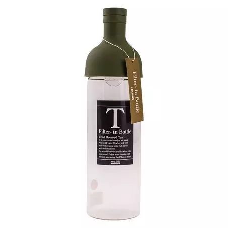 Skleněná láhev Hario Cold Brew Tea Filter-In v zeleném provedení s objemem 750 ml, ideální pro přípravu studeného čaje.