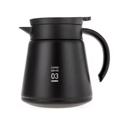 Termoska Hario Insulated Server V60-03 v černé barvě s objemem 800 ml udrží vaši kávu déle horkou.