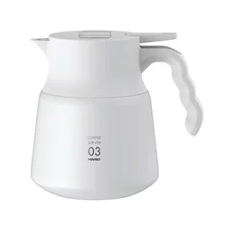 Bílá termoska Hario Insulated Server V60-03 Plus s nerezovým tělem a objemem 800 ml, ideální pro milovníky kávy.