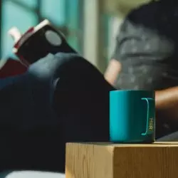 Termohrnek MiiR Camp Cup Prismatic s objemem 350 ml, ideální pro cesty, s atraktivním designem.