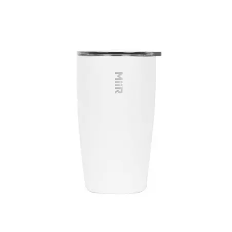 Bílý cestovní termohrnek MiiR s objemem 240 ml, ideální na kávu.