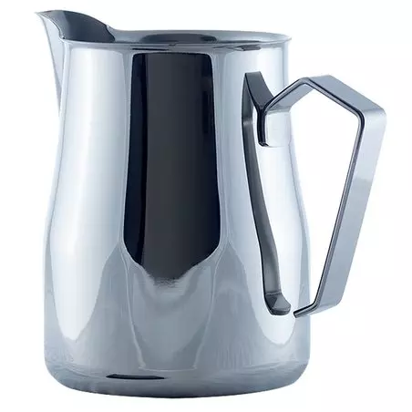 Konvička na mléko Motta Europa o objemu 1000 ml vyrobená z nerezové oceli.