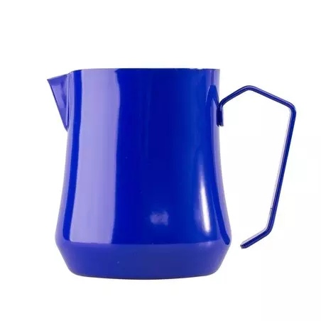 Modrá konvička na mléko Motta Tulip s objemem 500 ml, ideální pro přípravu perfektní pěny na cappuccino.