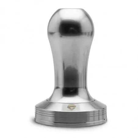 Lelit tamper s plochou základnou o průměru 58,55 mm.