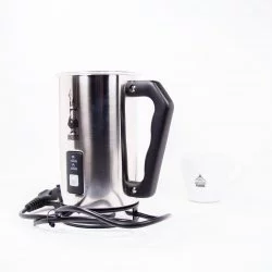 Šálek na kávu a Elektrický napěňovač mléka Bialetti