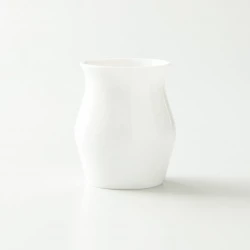 Bílý Sensory Cup z porcelánu od značky Origami.