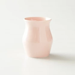 Sensory cup v růžové barvě z porcelánu.