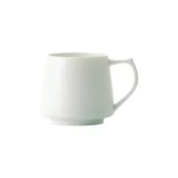 Bílý hrnek na kývu a čaj z porcelánu, značka Origami.