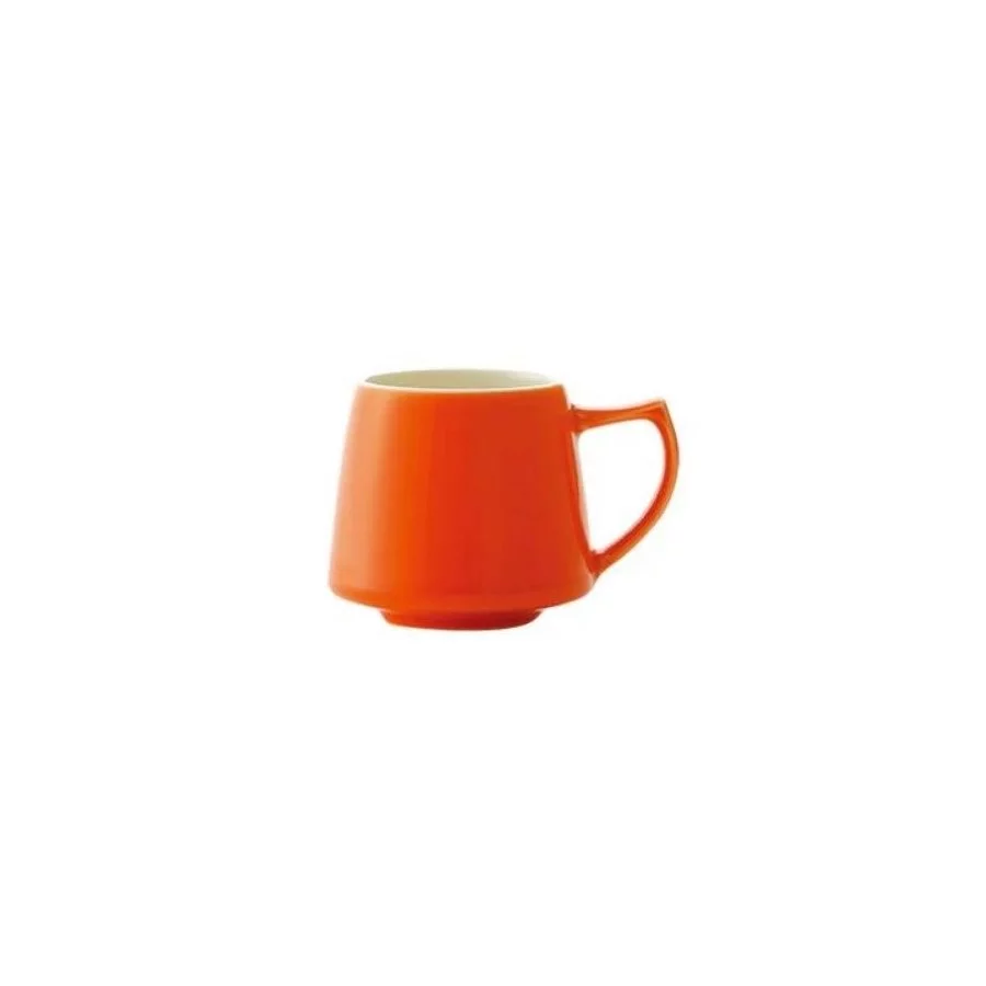 Hrnek na kávu v oranžové barvě s objemem 200 ml. Značka Origami.