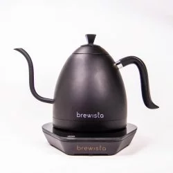 Konvice na přípravu kávy Artisan Gooseneck značky Brewista v elegantním provedení s husím krkem