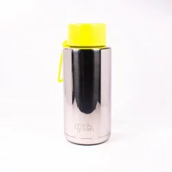 Keramický termohrnek s pítkem o objemu 1000 5008ml se stříbrným tělem a žlutým víčkem.