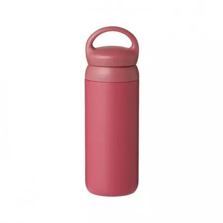 Termoska Kinto Day Off v růžové barvě s objemem 500 ml, ideální pro udržení nápojů teplých během cestování.