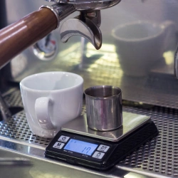 https://cdn.lazenskakava.cz/22763-home_default/rhino-coffee-gear-dosing-scale.webp