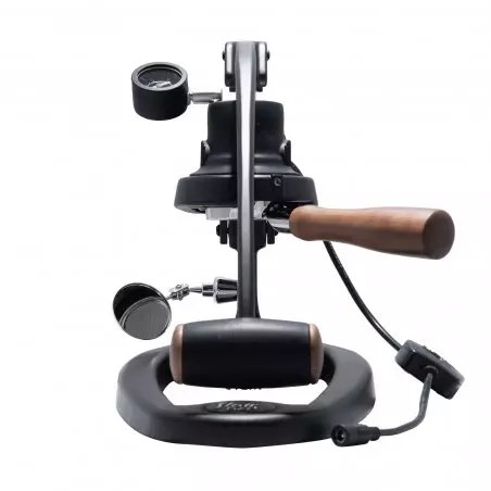 Domácí pákový kávovar Flair 58+ od Flair Espresso s manuálním dávkováním pro přípravu dokonalého espressa.