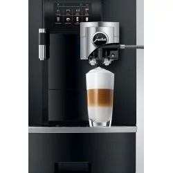 Profesionální automatický kávovar Jura GIGA X8.