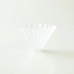 Plastový dripper Origami Air ve velikosti M. Čiré provedení.