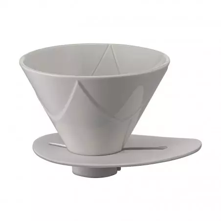 Bílý překapávač Hario V60 One Pour Dripper Mugen s elegantním designem pro přípravu kvalitní kávy.