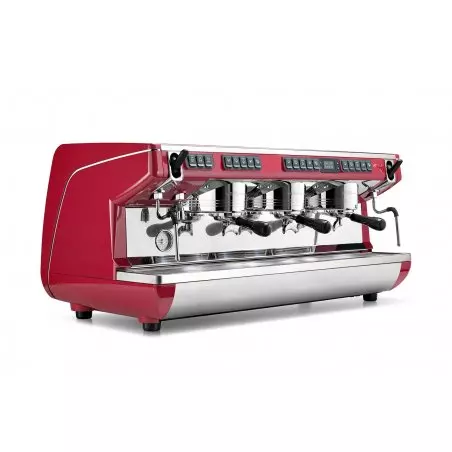 Profesionální pákový kávovar Nuova Simonelli Appia Life XT 3GR v červeném provedení s manometrem pro monitoring tlaku.
