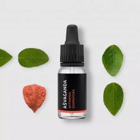 Skleněná lahvička s 10 ml 100% přírodního esenciálního oleje Ašvaganda od značky Pěstík s certifikací 100% Organic.
