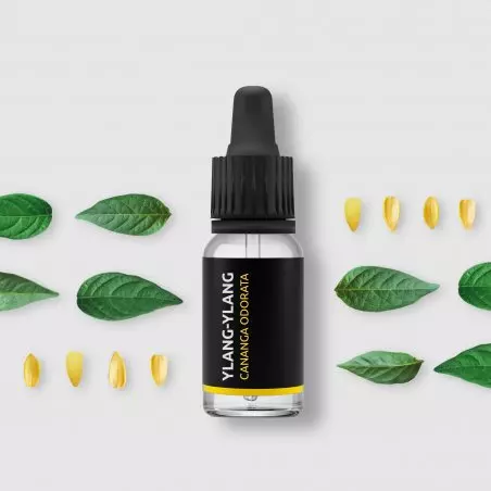 Esenciální olej Ylang Ylang od značky Pěstík v 10 ml balení, ideální pro pomoc s nespavostí a poruchami spánku.