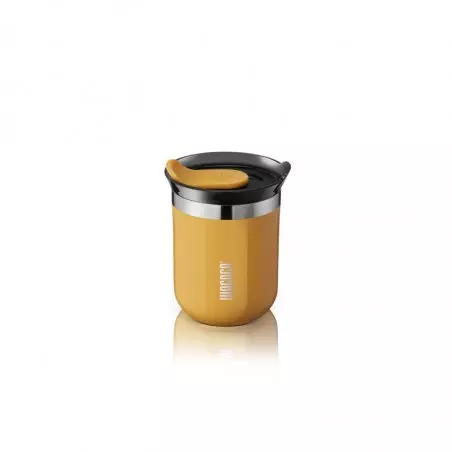 Cestovní termohrnek Wacaco Octaroma Classico ve žluté barvě. Objem 180 ml.