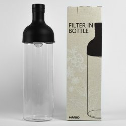 Originální balení černé láhve Hario Filter-In Bottle. Objem 750 ml.