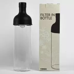 Originální balení černé láhve Hario Filter-In Bottle. Objem 750 ml.