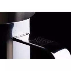 Detail konvice Barista Hustle the Pitcher 600 ml.