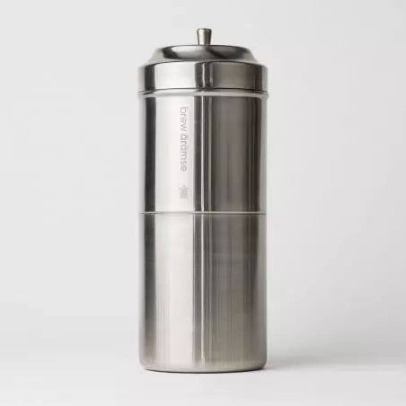 Moderní verze tradičního jihoindického kávovaru Aramse Sofi 72.