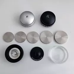 Happy Tamper Base Plates s dalším příslušenstvím. Happy Tamper Base Plates s dalším příslušenstvím.