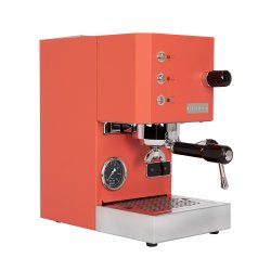Domácí jednopákový kávovar Profitec GO v červené barvě z boku.