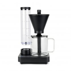 Kávovar na filtrovanou kávu Wilfa Performance Compact CM8B-A100 v černé barvě.