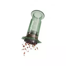Aeropress Clear Coffee Press má krásný čistý zelený design.