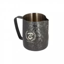 Konvička na šlehání mléka Barista Space Ice Grain Black 600 ml.